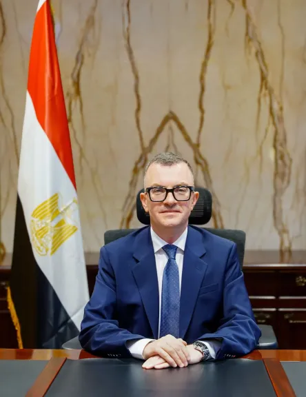 أحمد رستم وزير التخطيط