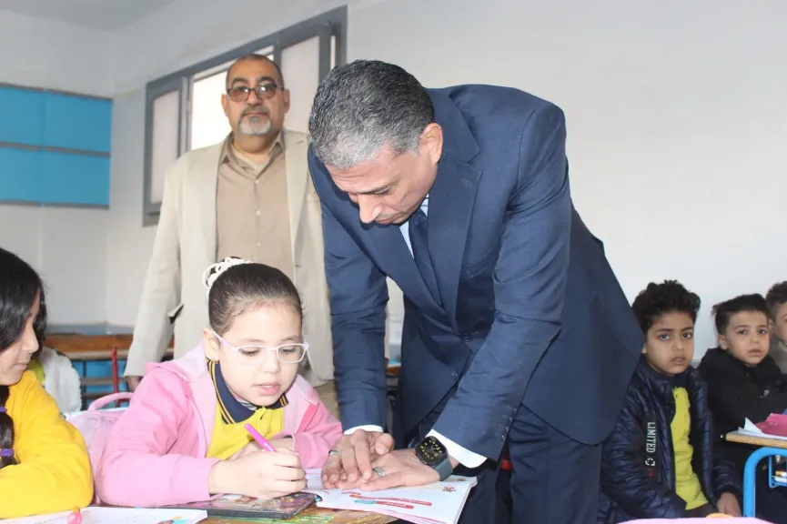 مدير «تعليم الجيزة» يتابع انتظام الدراسة ويؤكد: المدرسة المنضبطة تصنع طالبًا متميزًا