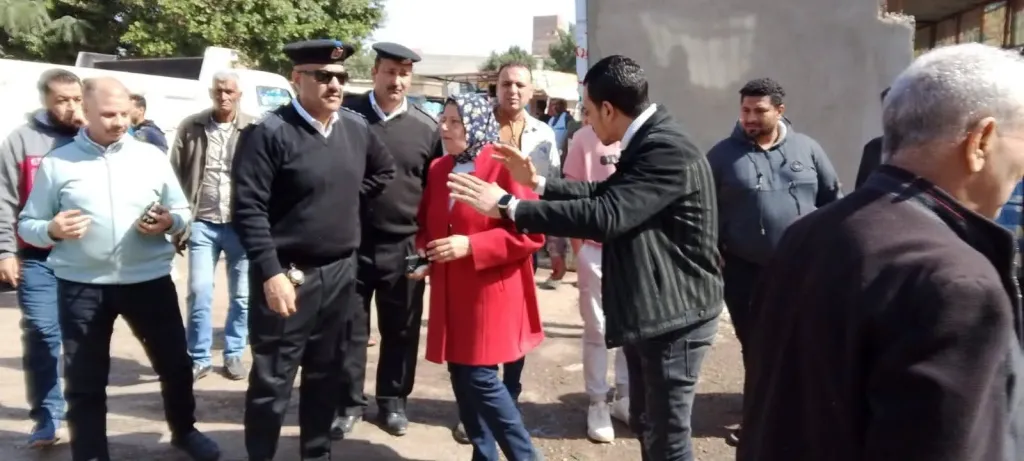 ضربات متتالية للإشغالات.. حملة مكبرة بميدان المؤسسة بشبرا الخيمة