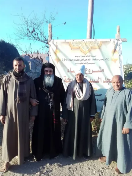 مصر الحلوة.. راعي كنيسة يشارك في وضع حجر أساس مسجد ومكتب تحفيظ قرآن بالمراشدة في قنا