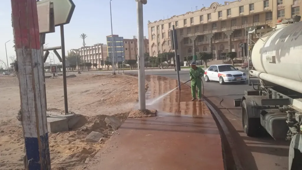 العاشر من رمضان تواصل حملات النظافة والتجميل لرفع كفاءة الخدمات وتحسين جودة الحياة