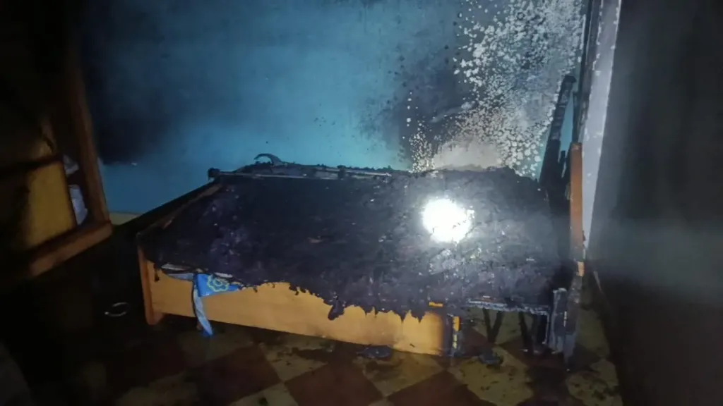 صرخة أخيرة وسط النيران.. مصرع رجل بالمعاش داخل مسكنة بكفر شكر