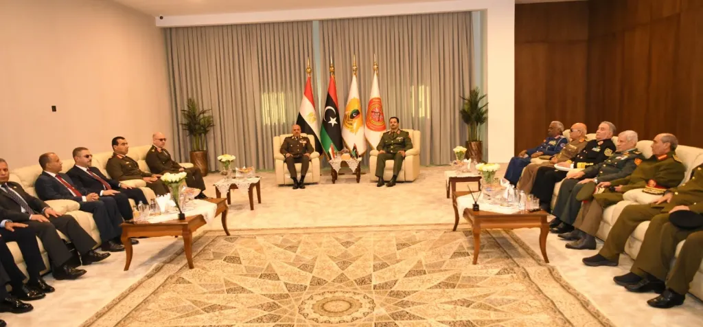 رئيس الأركان يعود للقاهرة بعد مشاركته في المؤتمر الأول لرؤساء أركان دول حوض البحر المتوسط وجنوب الصحراء