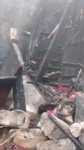 الدفع بـ3 سيارات إطفاء.. اشتعال النيران داخل منزلين دون إصابات في قنا