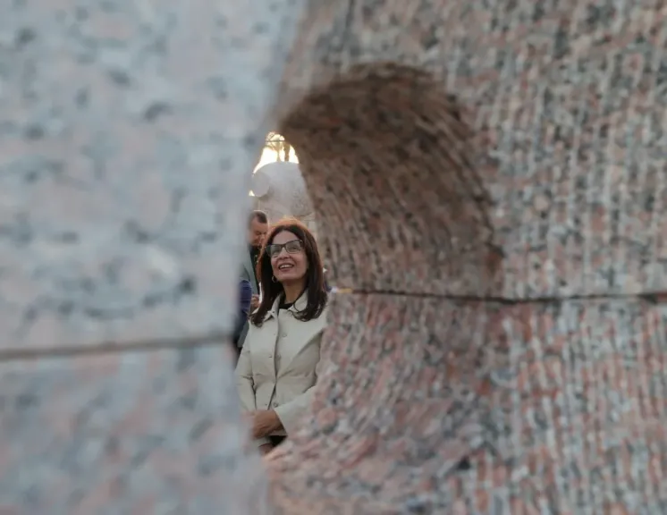 جيهان زكي من قلب معرض سمبوزيوم أسوان: النحت رسالة حضارية متجددة… وتوجيهات بتزيين ميادين مصر بإبداعات الدورة الثلاثين