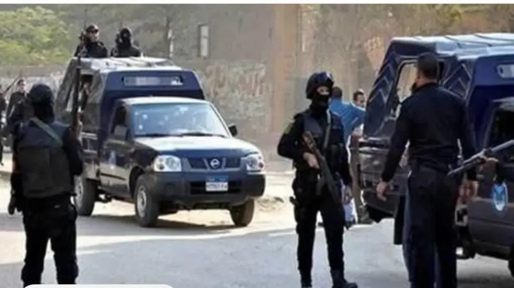 ولعوا فيه بالبنزين.. القبض على 4 أشخاص في مشاجرة إشعال النار في عامل وتكسير سيارة في قنا