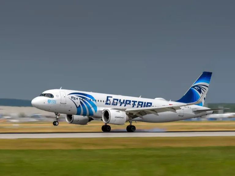 «مصر للطيران» تنفي تسريب بيانات العاملين وتؤكد أمان أنظمتها الرقمية