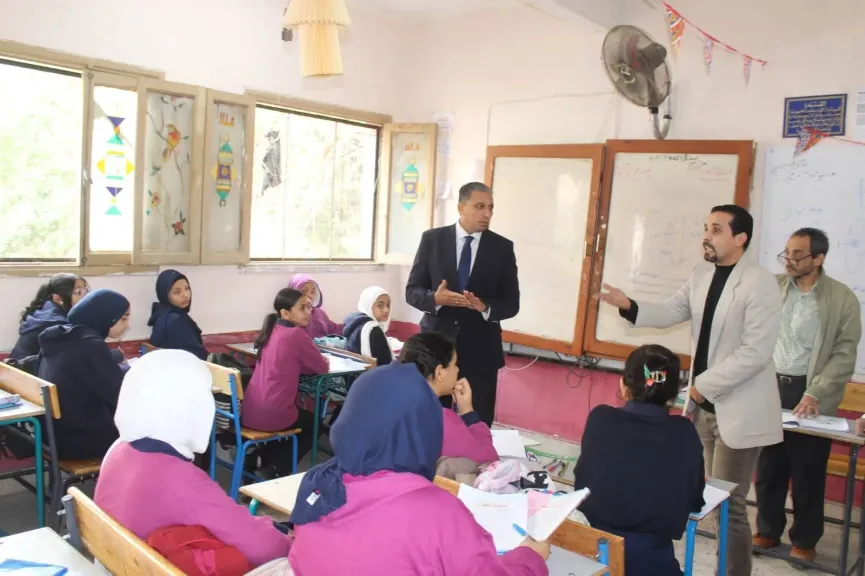 «عطية» يتابع انتظام الدراسة بالدقي والعجوزة ويشدد على تكثيف الإشراف اليومي