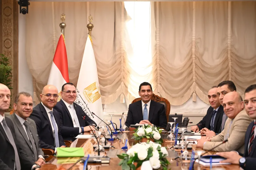 وزير الشباب والرياضة يبحث تطوير منظومة الطب الرياضي وتعزيز الشراكات الطبية