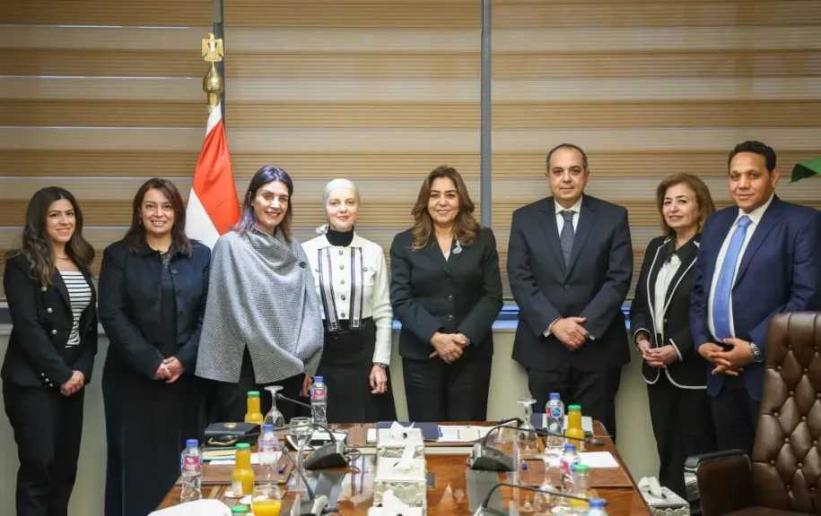 وزيرة التنمية المحلية تبحث مع برنامج الأغذية العالمي نقل تجربة «حياة كريمة» لأفريقيا