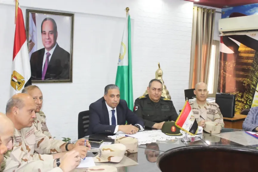 «عطية» يبحث تطوير مدارس التأسيس العسكري ورفع كفاءتها بالجيزة