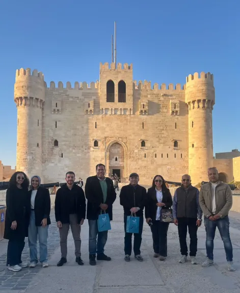 جولة للفائزيَن بجائزة مكتبة الإسكندرية العالمية فى عدة معالم سياحية