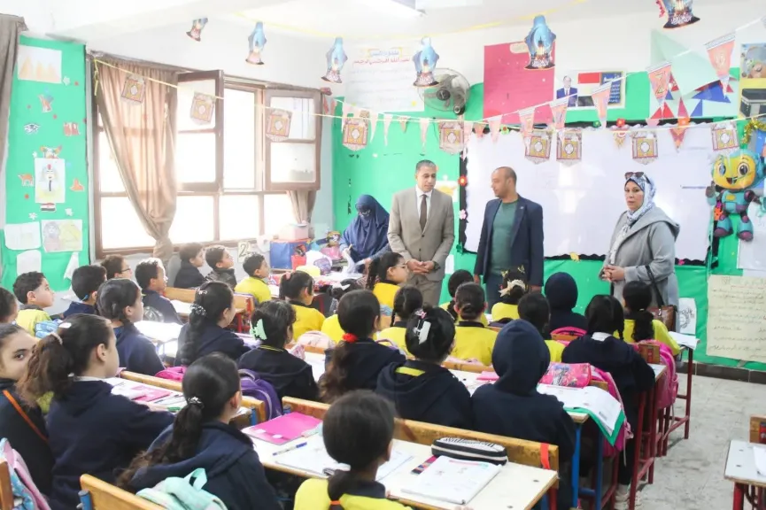 زيارات مفاجئة من وكيل وزارة التربية والتعليم بالجيزة لمدارس العمرانية