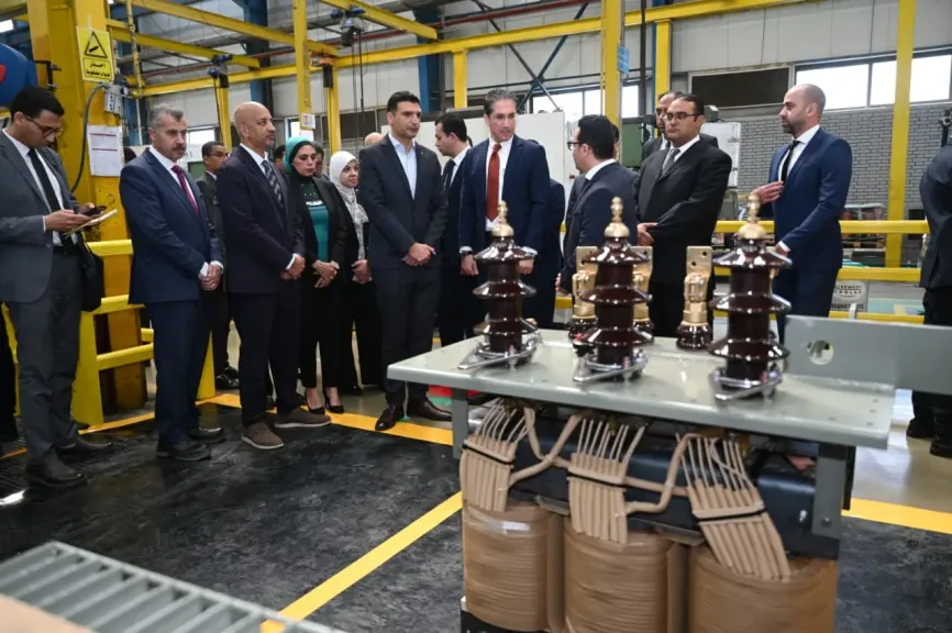 في أول زيارة ميدانية للمصانع والمناطق الصناعية.. وزير الصناعة يتفقد مصنعين متخصصين في الصناعات الهندسية والغذائية بمدينة العاشر من رمضان