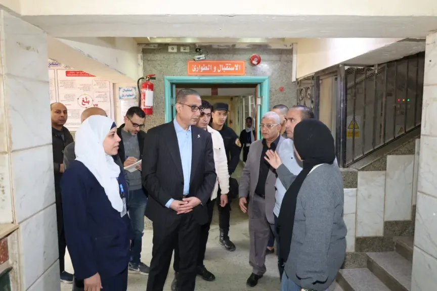 خلال جولة مفاجئة.. محافظ الجيزة يتفقد مستشفى أبو النمرس المركزي للتأكد من انتظام العمل