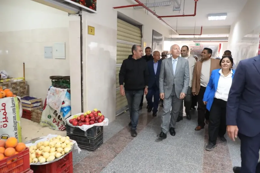 لمنع عودة العشوائيات.. محافظ القاهرة يجري جولة مفاجئة بسوقي «الأمل» و«المنهل» بمدينة نصر
