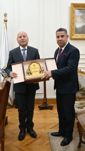 مدير مديرية الشباب والرياضة بالقاهرة يهنئ محافظ القاهرة