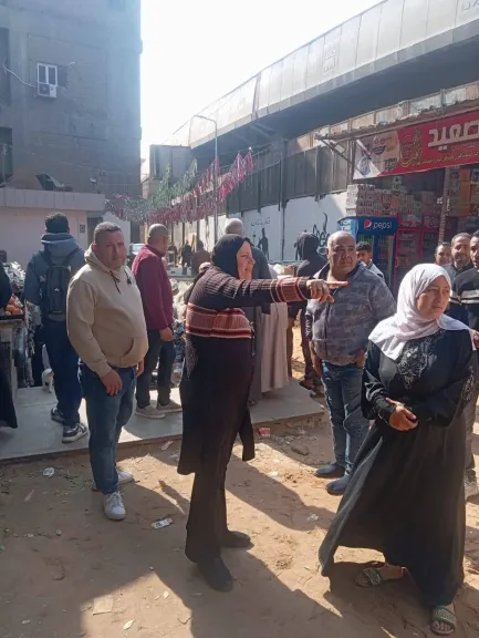 رصف وتجميل ورفع كفاءة.. حي غرب شبرا الخيمة يواصل تطوير شارع زرد