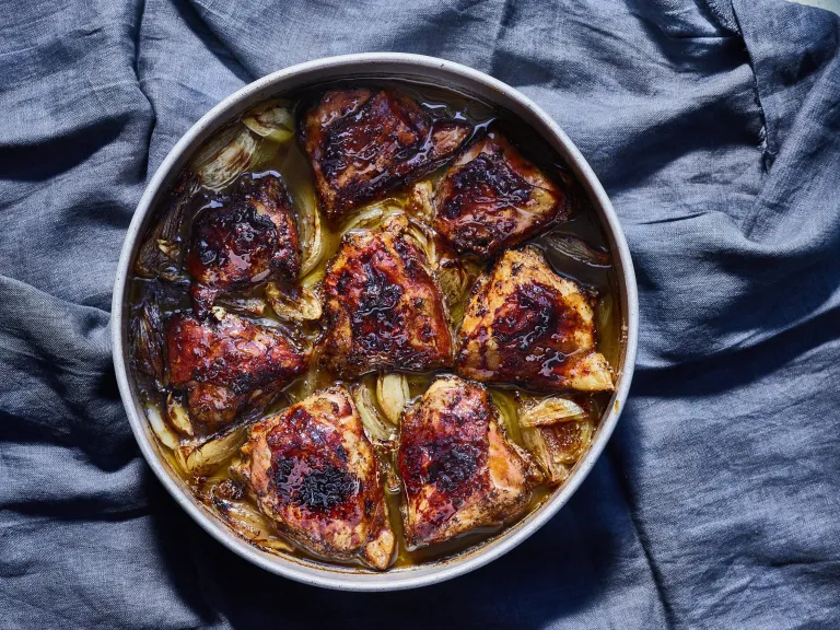 فراخ بدبس الرمان.. وصفة تجمع بين المذاق الحلو والحامض بطريقة شهية