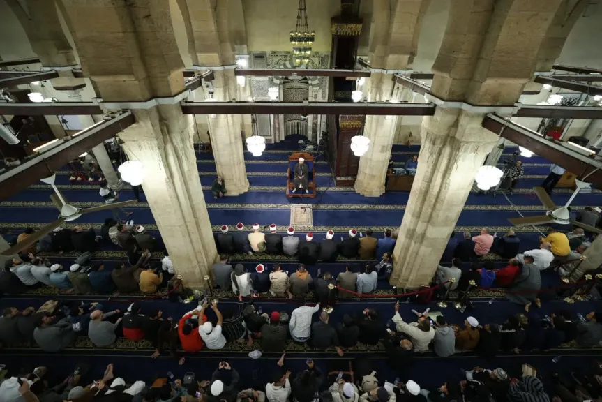 درس التراويح بالجامع الأزهر: رمضان شهر اختصه الله بخصيصة لا توجد في غيره من سائر الشهور