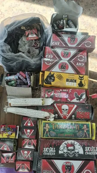 مداهمة مفاجئة.. تموين القليويية يضبط 948 عبوة ألعاب نارية محظورة