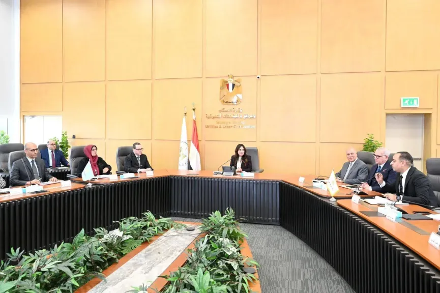 وزيرة الإسكان تعقد اجتماعاً لمتابعة الموقف التنفيذي لمشروع ”حدائق تلال الفسطاط”