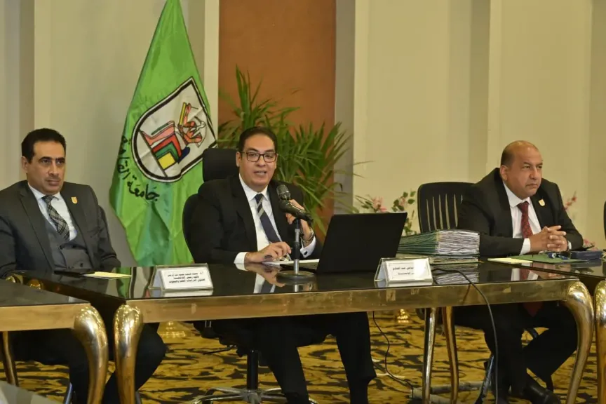 مجلس جامعة القاهرة يستعرض الإنجازات الدولية والتوسع الإقليمي ويقر حزمة قرارات داعمة للتحول الرقمي والرعاية الطبية