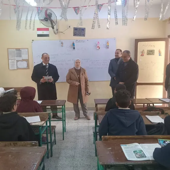 في جولة مفاجئة.. مدير تعليم القاهرة تتفقد مدارس مصر الجديدة وتشدد على الحضور والتقييمات