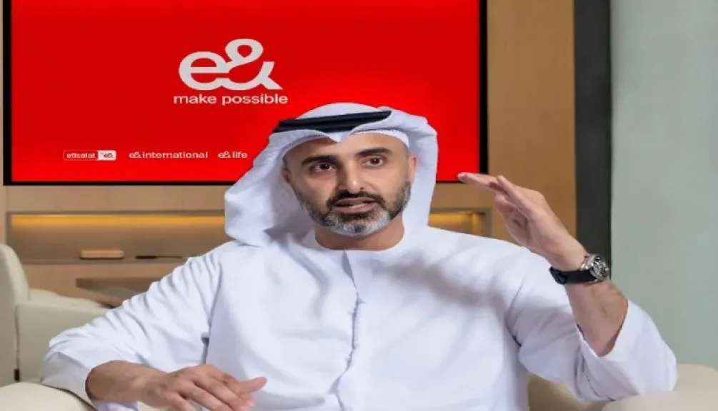 حاتم دويدار يتنحى عن منصبه في «إي آند» وتعيين مسعود شريف رئيساً تنفيذياً