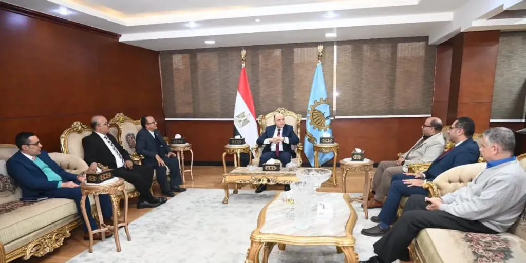 تعزيز الشراكة الصحية في الغربية.. لقاء رسمي بين المحافظ وقيادات المستشفى الأمريكي بطنطا