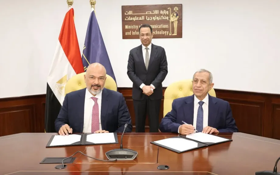 شراكة استراتيجية بين الأكاديمية العربية وإي آند مصر لإنشاء مختبرات متطورة للاتصالات السلكية واللاسلكية