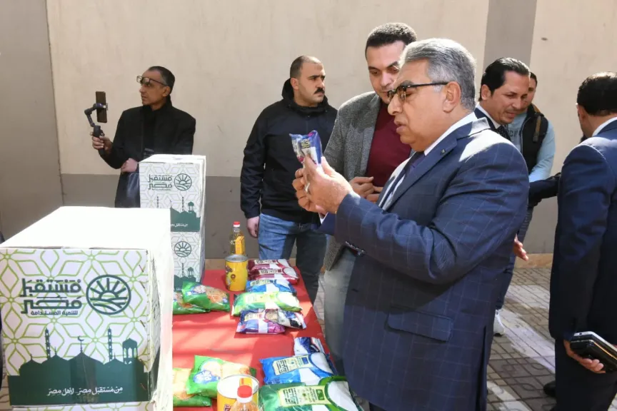 توزيع 1000 كرتونة رمضان هدية جهاز “مستقبل مصر” لعمال النظافة بالدقهلية