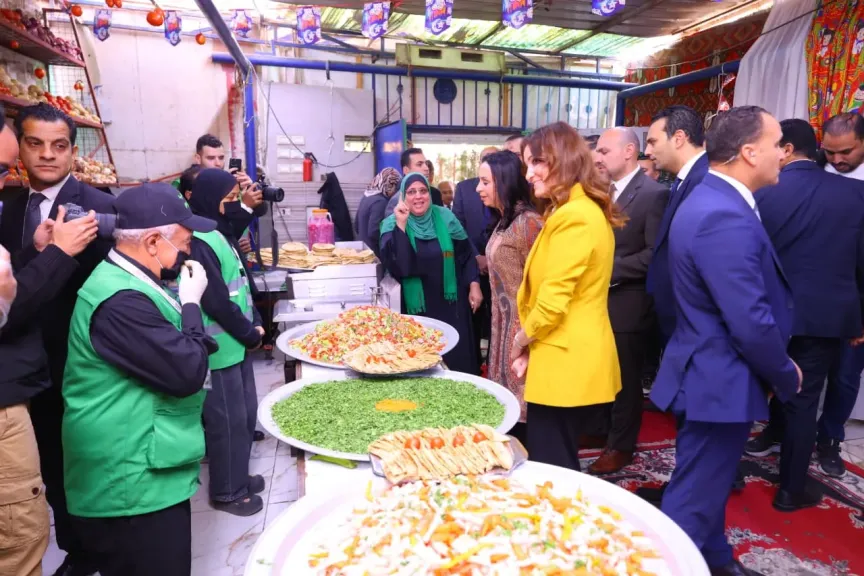 وزيرة التضامن تطلع على خدمات وحدة إطعام الحاجة عزيزة لجمعية ”أحباب الكريم” بـ” إمبابة”