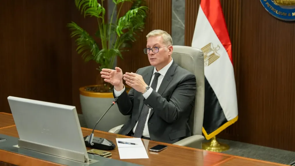 وزير البترول: تسريع تطبيق الحفر الأفقي والتكسير الهيدروليكي لدعم زيادة الإنتاج