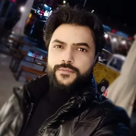 محمود حمدان مؤلف «علي كلاي»: حبيت الشباب تقلد أحمد العوضي في الرياضة