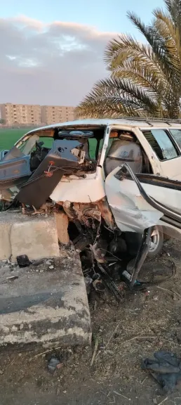 إهمال قاتل كاد يتحول لكارثة.. إنقلاب ميكروباص وإصابة 12 شخص أعلى كوبري قها