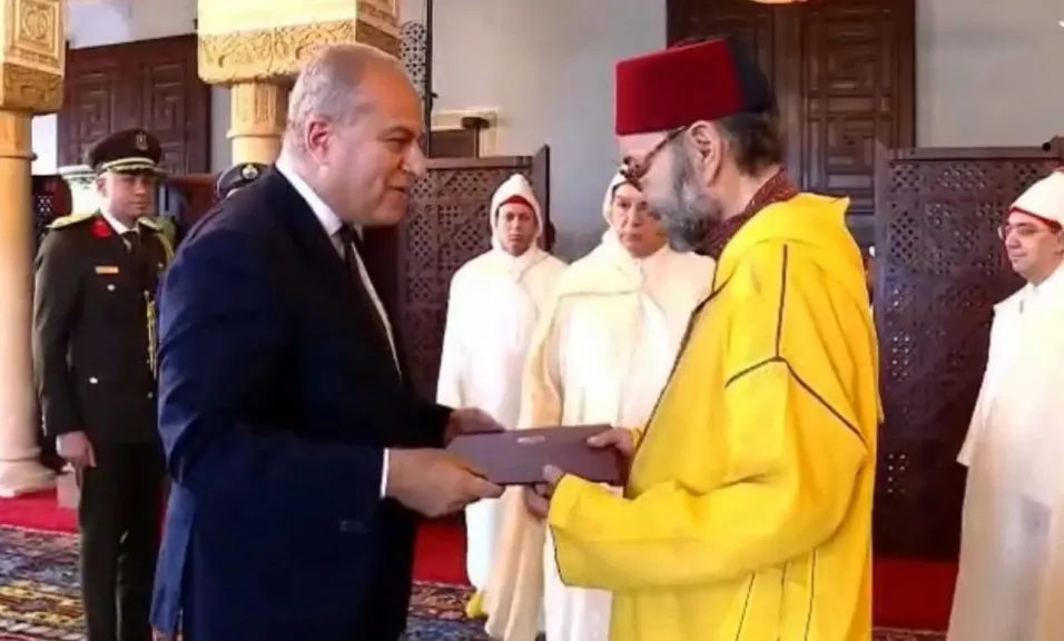 السفير المصري بالرباط يقدم أوراق اعتماده للملك محمد السادس