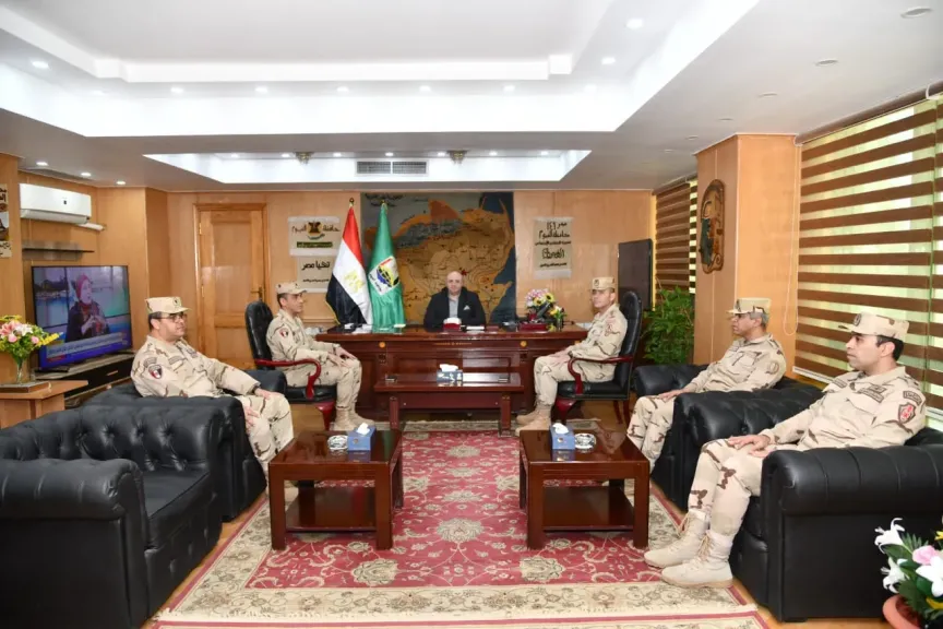 محافظ الفيوم يستقبل المستشار العسكري للتهنئة بتجديد ثقة القيادة السياسية