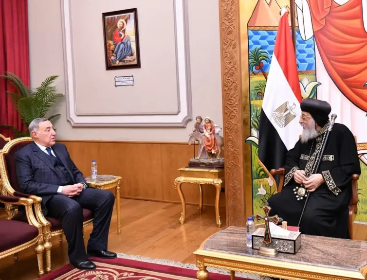 البابا تواضروس الثاني  يستقبل رئيس المحكمة الدستورية العليا للاطمئنان على صحته