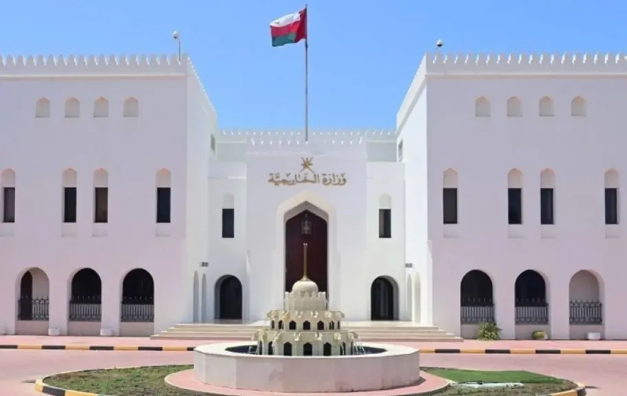 سلطنة عُمان: العمليات العسكرية ضد إيران تتنافى مع القانون الدولي.. ومن حق الدول الدفاع عن نفسها