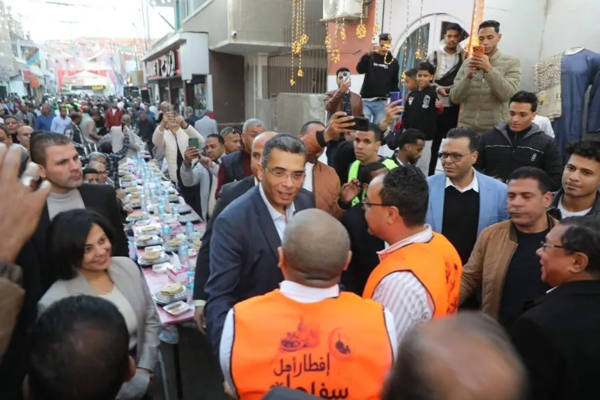 سفاجا تحتفي بمحافظ البحر الأحمر في أكبر إفطار جماعي في أول زيارة له للمدينة