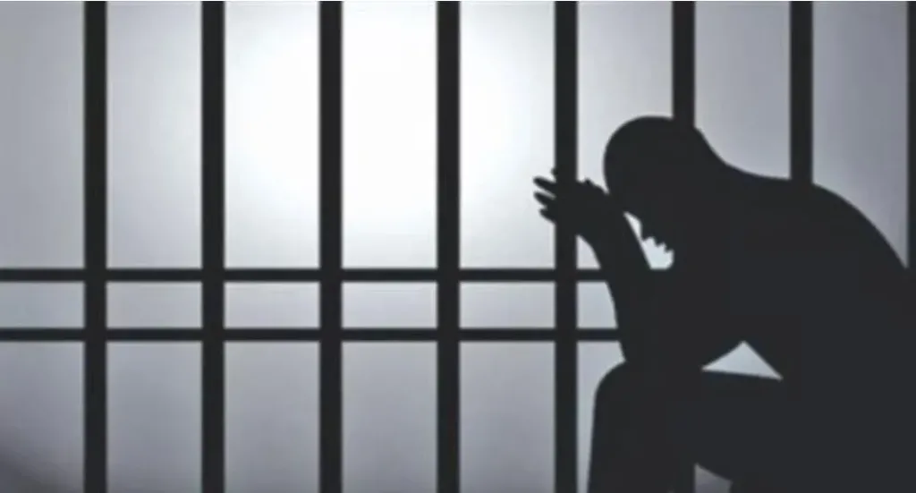 قطعوا عليهما الطريق بسبب لعب الصغار.. السجن المؤبد ل3 متهمين للشروع في قتل شقيقين وتكسير سيارتين بقنا