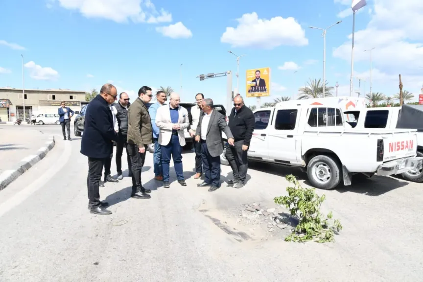 خلال جولة ميدانية.. محافظ الفيوم يوجه بسرعة رفع مخلفات التطهير ببحر عزبة حرفوش و”دله”