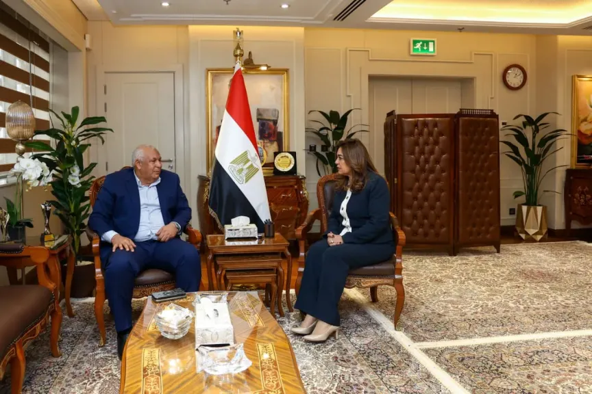 وزيرة التنمية المحلية والبيئة تتابع المشروعات الخدمية والتنموية بمحافظة مطروح