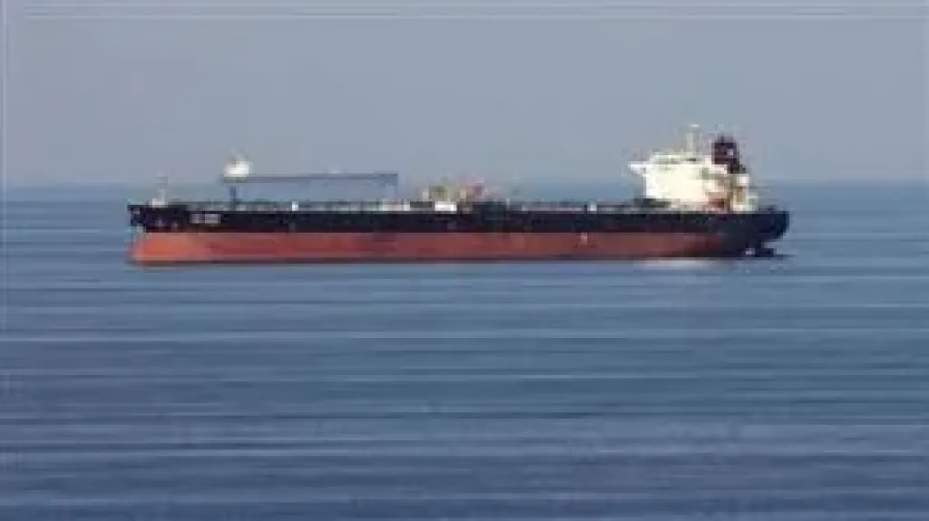 توقف عبور ناقلات النفط من مضيق هرمز.