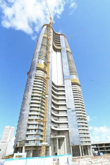 وزيرة الإسكان تتفقد مركز المؤتمرات والمعارض وأبراج وبحيرات الداون تاون بالعلمين الجديدة