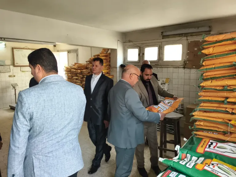 وكيل ”زراعة البحيرة” يتفقد مخازن الإرشاد ويشدد على توضيح الأسعار