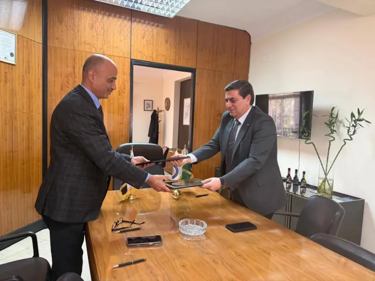 خفض الاستيراد وتوطين الصناعة.. تعاون بين أكبا والقاهرة لتكرير البترول