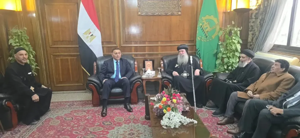 لقاء يعكس روح التآخى.. تهنئة كنسية لمحافظ القليوبية من مكتبة بشبرا الخيمة