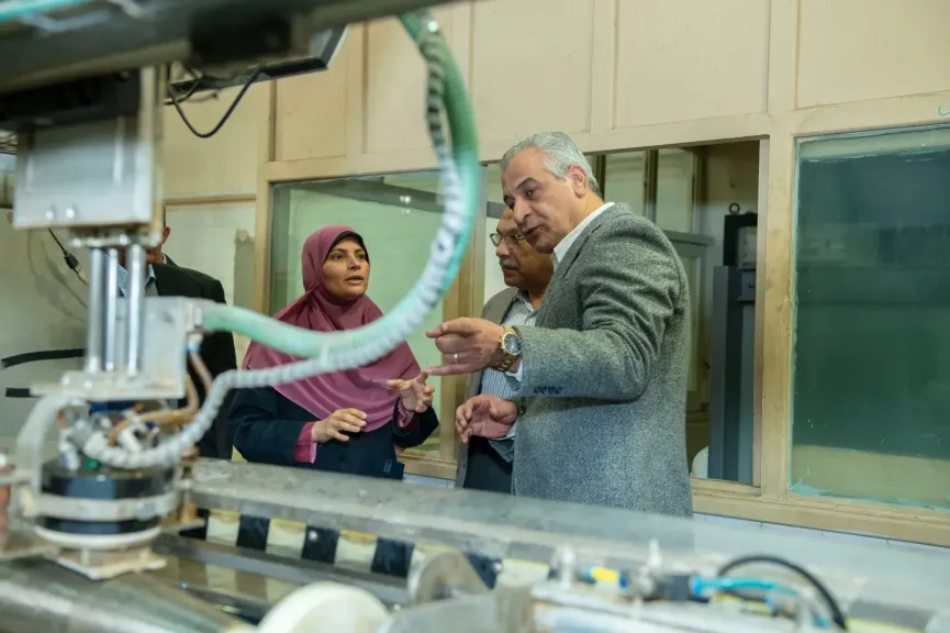 الانتاج الحربي: مكافآة مالية لمهندسي مصنع 99 الحربي قاموا بإصلاح معدات لا تعمل منذ عشرات السنين